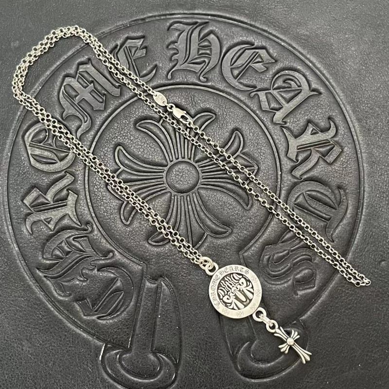 Ch*0me He**ts necklaces